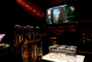 上海普陀区长征镇附近夜场招聘包厢服务员,(不收入职费,直接入职的)